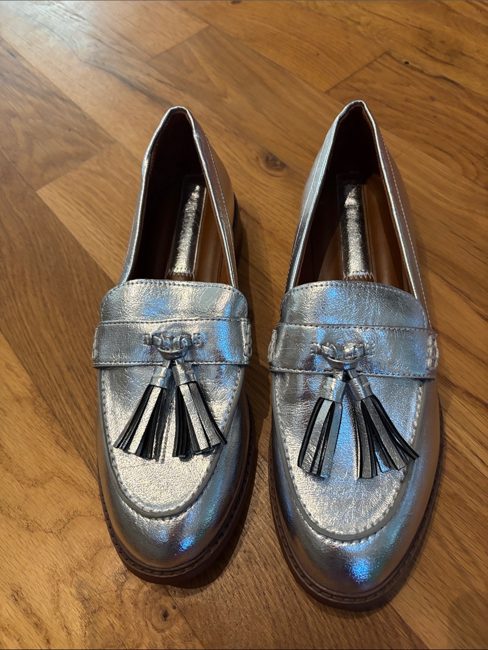 Franco Sarto Carolyn Silver Metallic Tassel Loafers Women's Size 8.5 never worn
